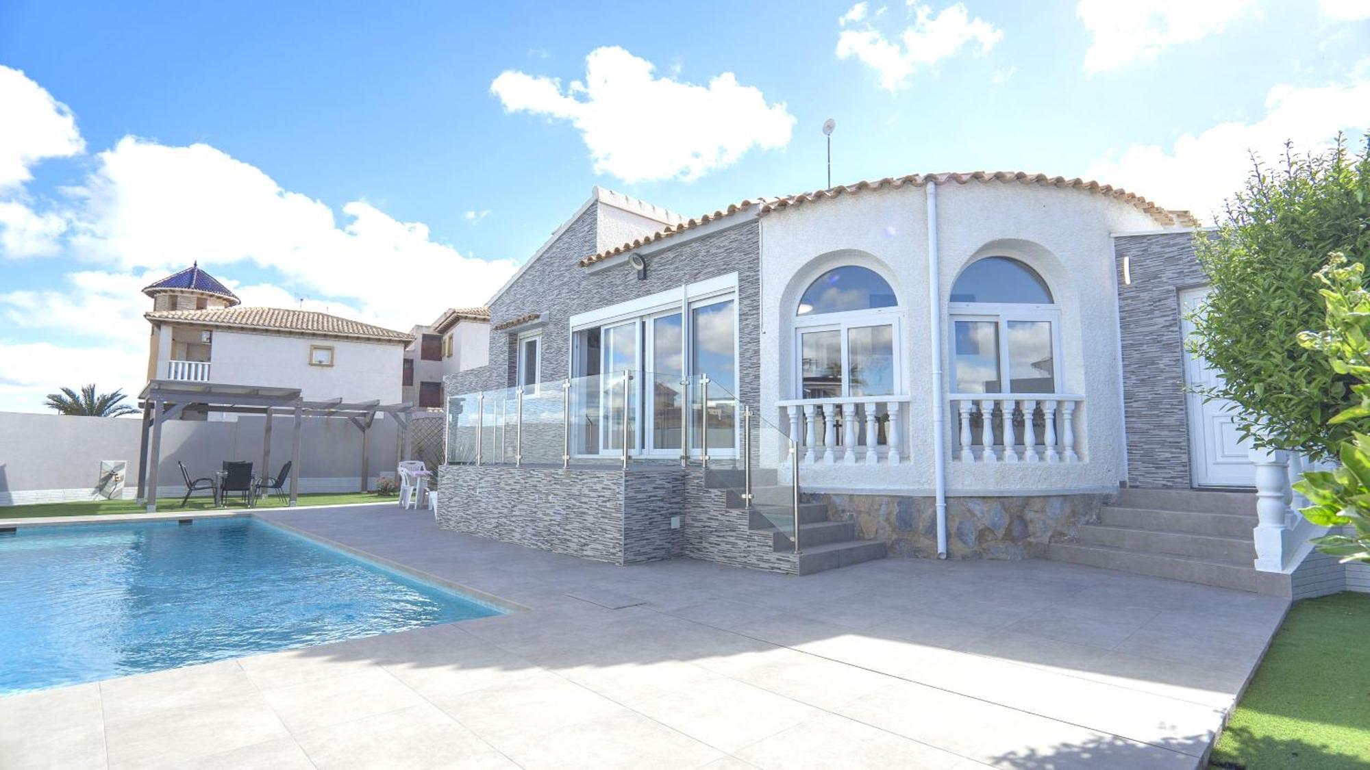 Modern Detached 4 Bed 3 Bath Villa With Private Pool Close To All Amenities Вилямартин Екстериор снимка